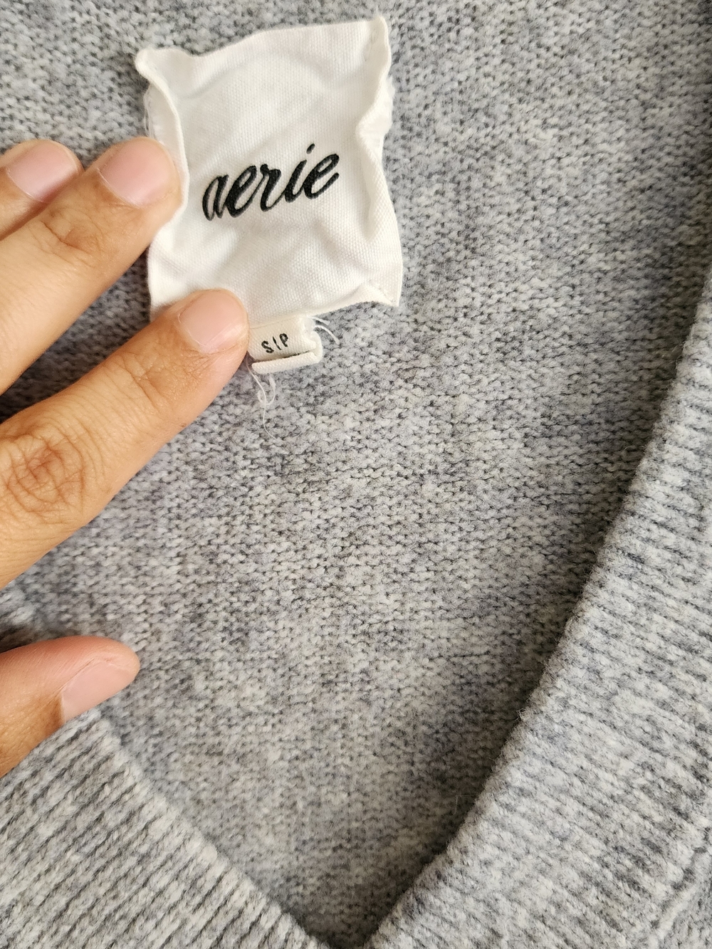 Aerie Gray Knit V-Neck Oversized Pullover Sweater Size Small - Picture 4 of 6
